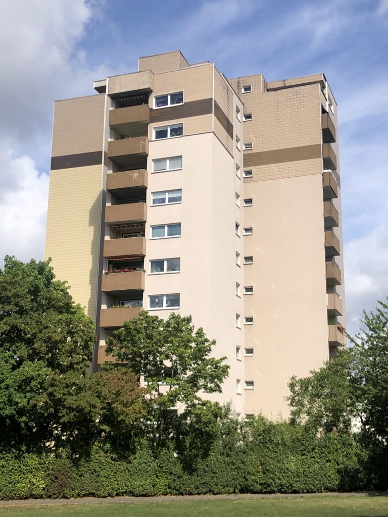 Gepflegte 3-Zimmer-Wohnung mit herrlicher Fernsicht Gepflegte 3-Zimmer-Wohnung mit herrlicher Fernsicht