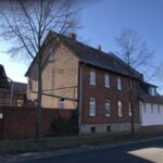2-Familienhaus mit 3 Garagen und Nebengelass