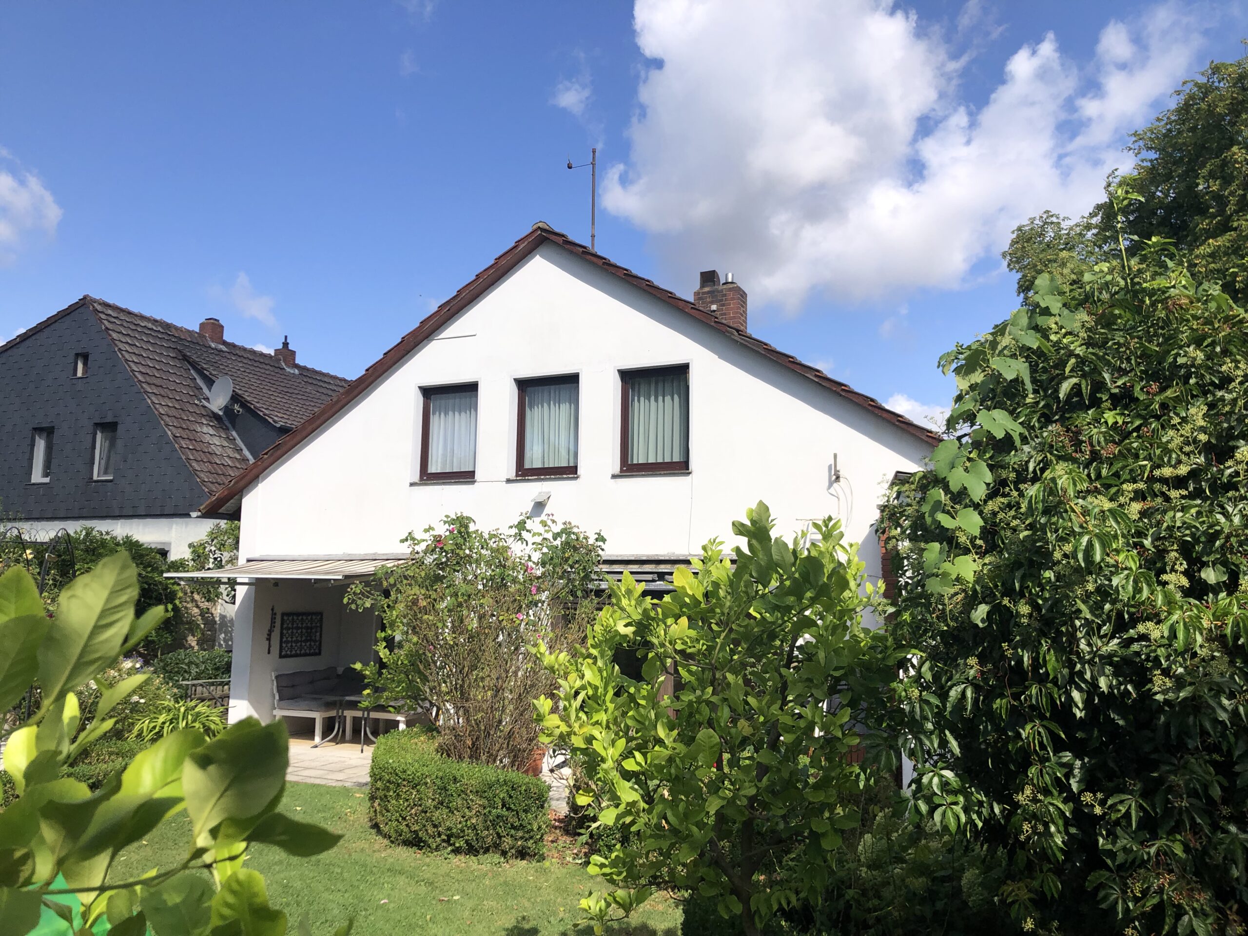 Großzügiges Einfamilienhaus mit Garage in Warberg