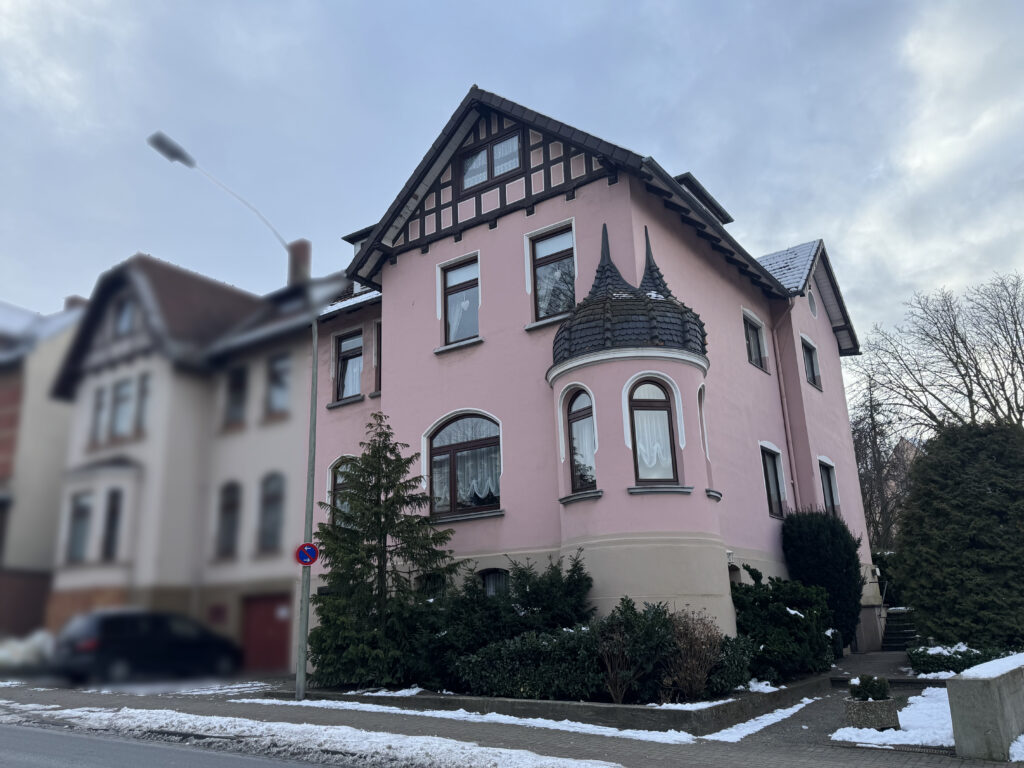 Charmantes Mehrfamilienhaus in Helmstedt mit Garage – Kein Baudenkmal – Drei Wohneinheiten