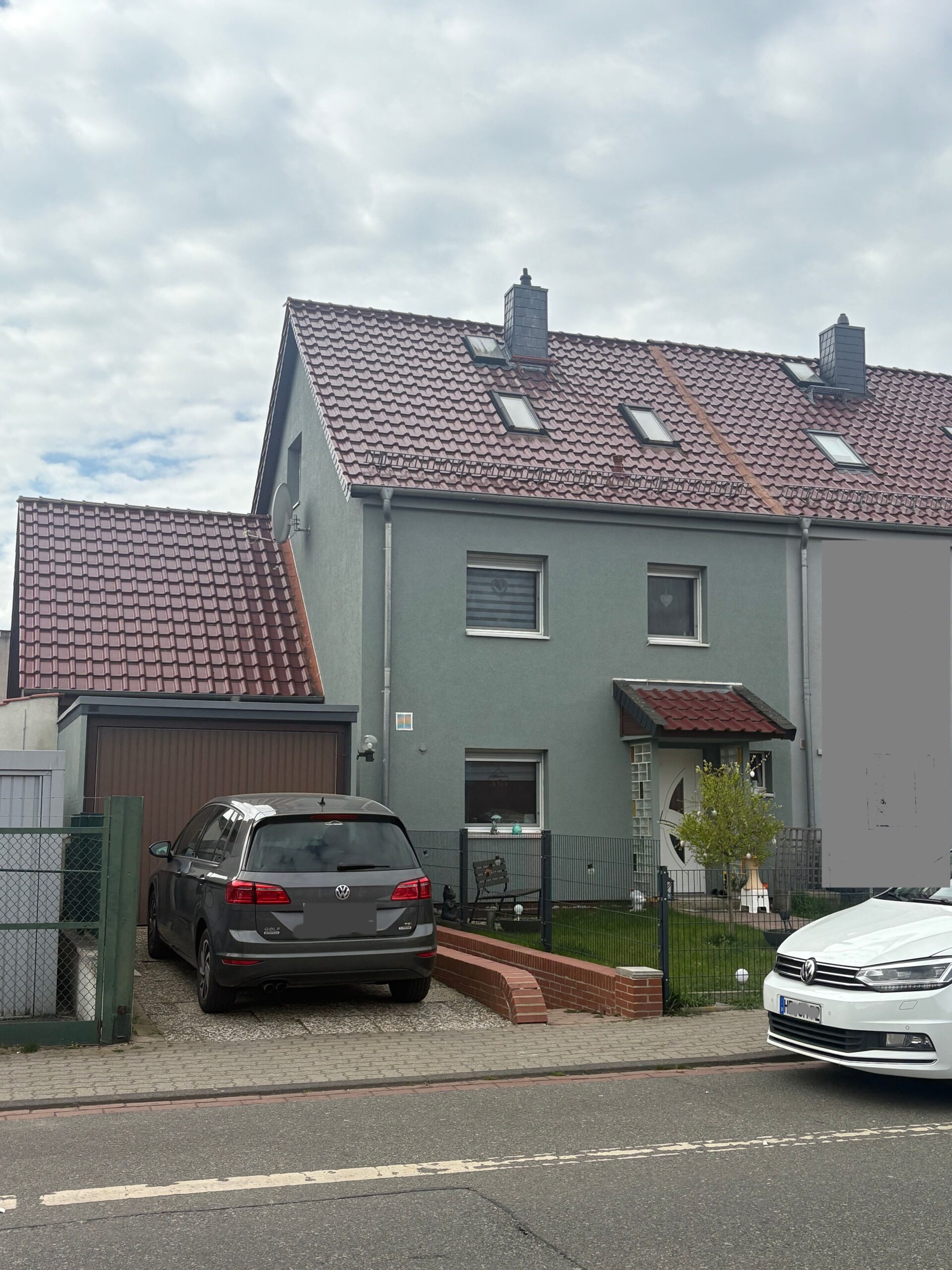 Großes Reihenendhaus mit Garage (PV und Solaranlage bereits inklusive)