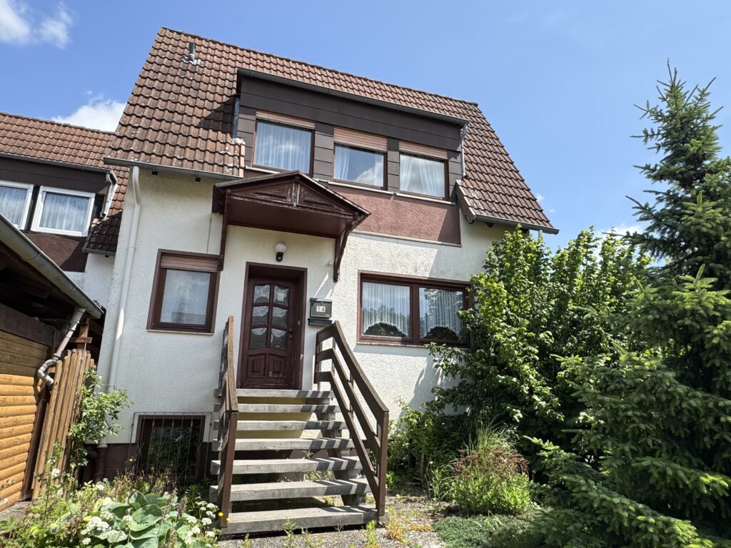 Reihenendhaus mit Wintergarten und Garage in Wolsdorf Reihenendhaus mit Wintergarten und Garage in Wolsdorf