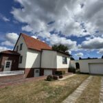 Solides Einfamilienhaus in ruhiger Lage mit Garage, Carport und Garten in Emmerstedt