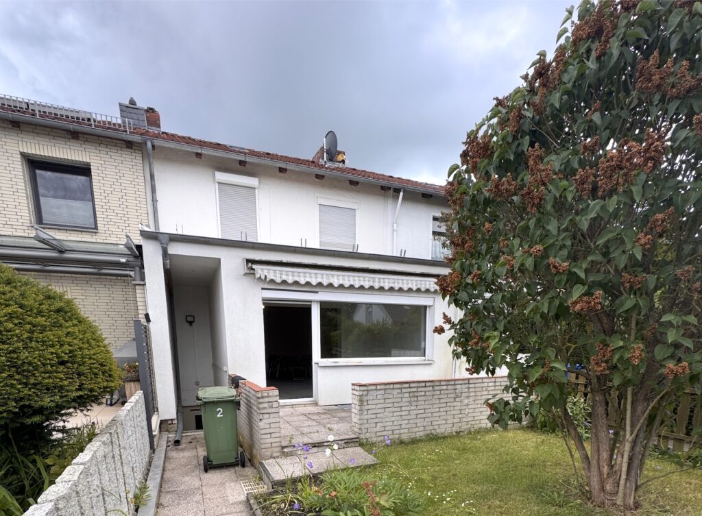 Reihenmittelhaus mit Garage, Terrasse und Vollkeller in ruhiger Wohnlage Reihenmittelhaus mit Garage, Terrasse und Vollkeller in ruhiger Wohnlage